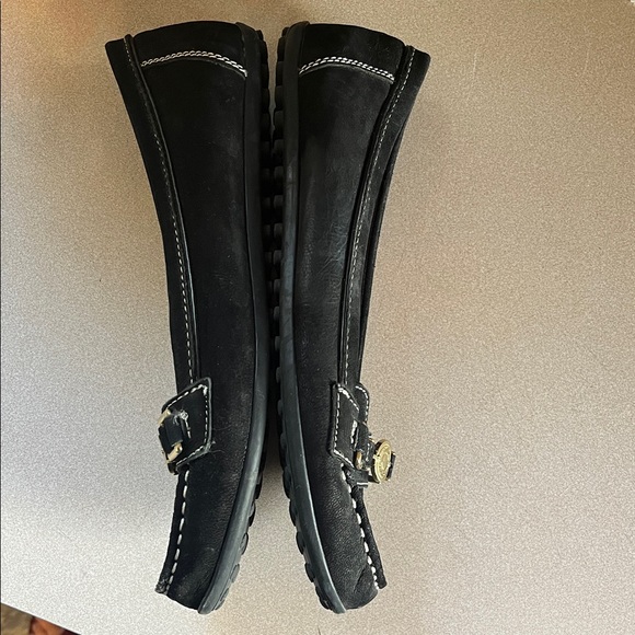 Tommy Hilfiger Black Loafers with Gold Accent - Picture 3 of 5